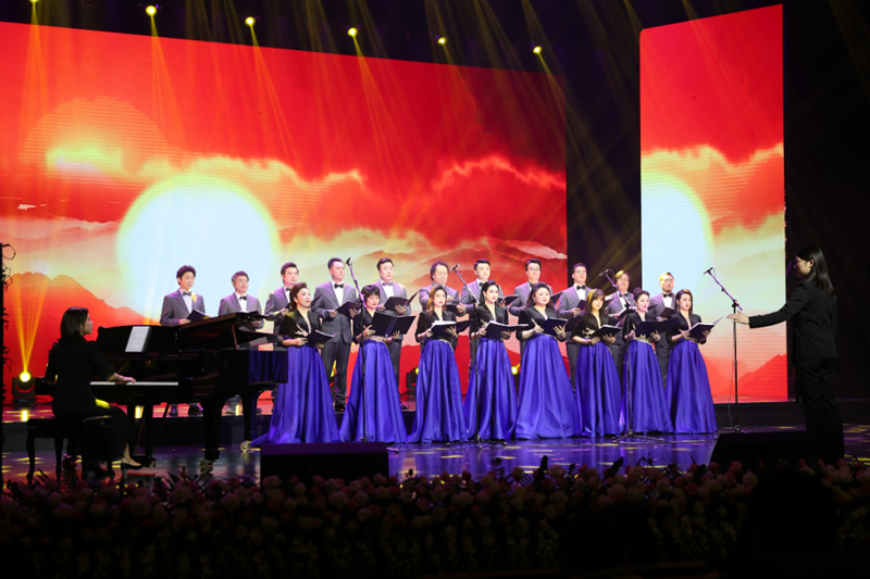 14.国际足联世界杯欧美同学会·留学人员联谊会合唱团演唱《不忘初心》_副本.png